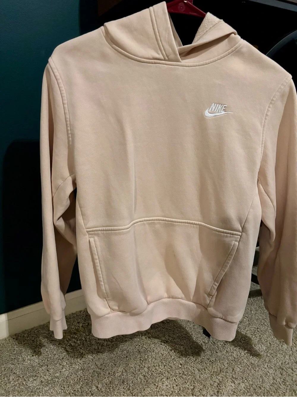 NIKE Sportswear Club Fleece Hoodie - Youth Large - Sanddrift/White-MSRP 45$